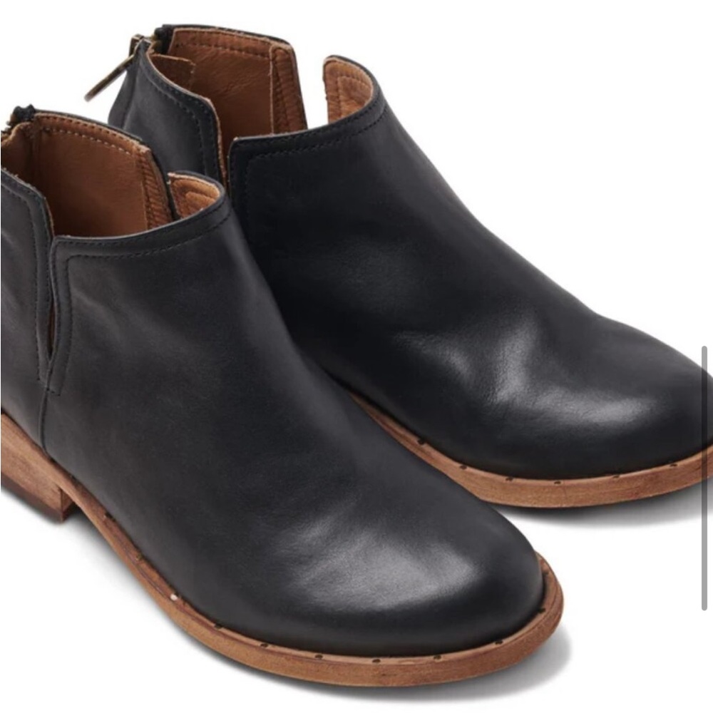 Beek Leather Falcon Ankle Booties Black